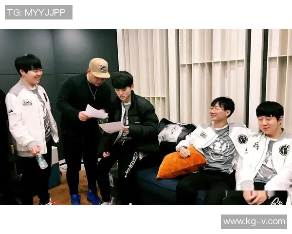 和平精英评论：IG战队在转型过程中所面临的挑战与机遇分析