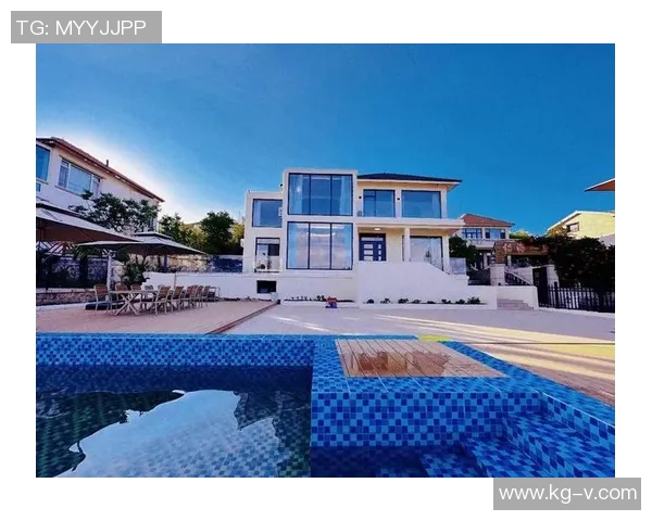 打造梦幻泳池：从设计到施工全程指南，让你的家居生活更添清凉与奢华