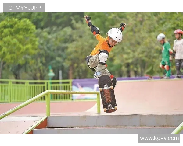 广州极限运动队在滑板精英赛中以100分稳居积分榜首位